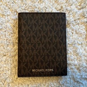 Michael Kors Passport Holder/ Wallet